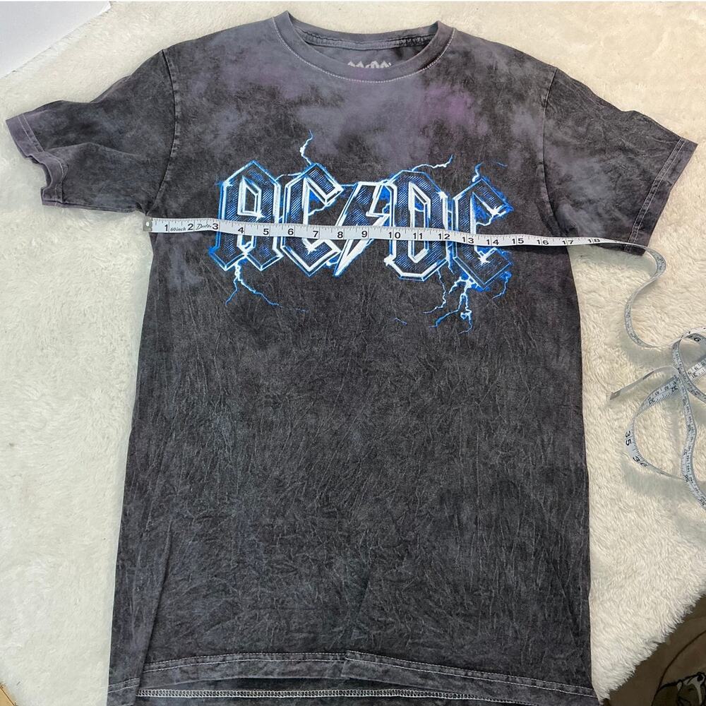 AC/DC Graphic T World Tour 1977 Size M Mineral Wash